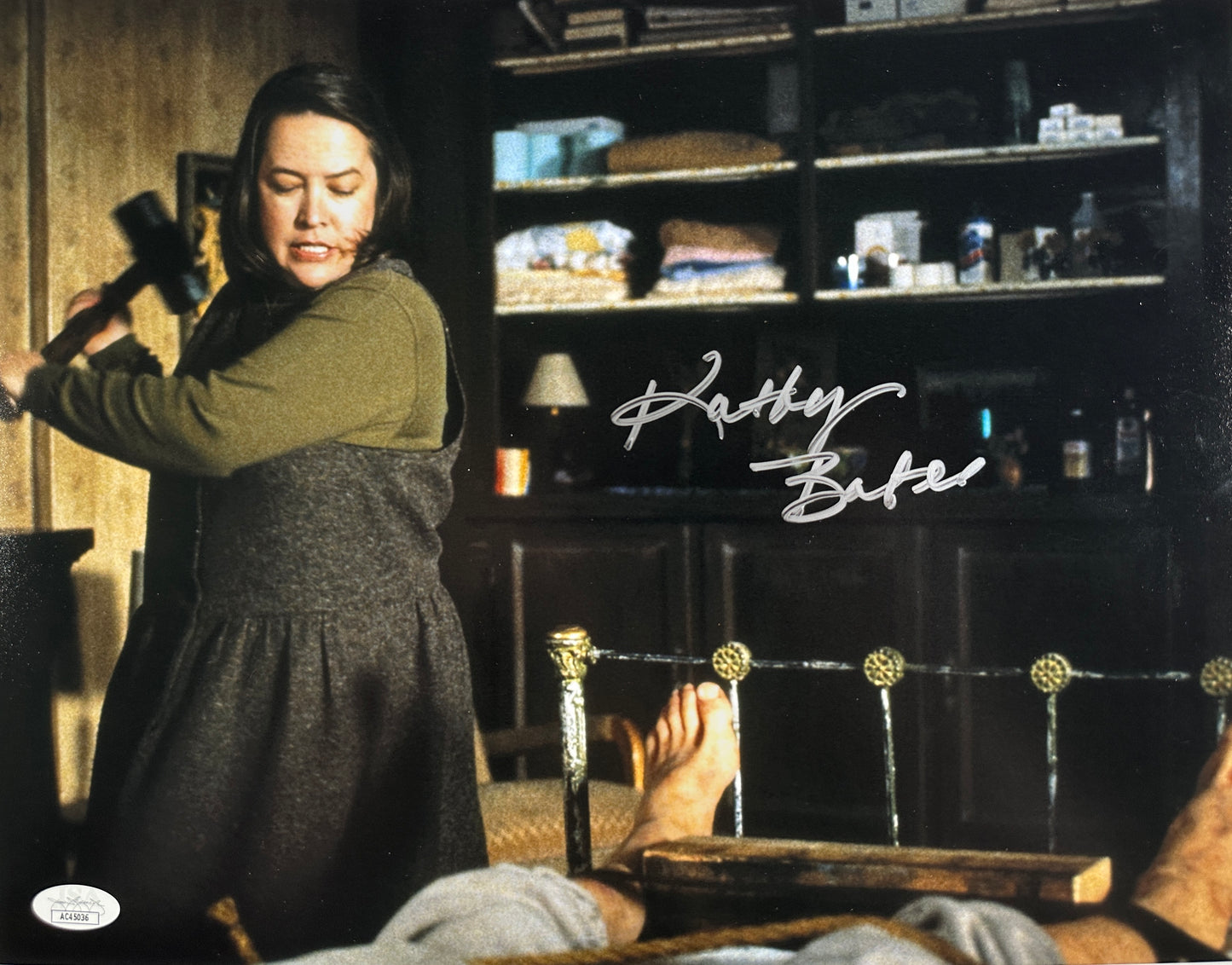 Kathy Bates Signed 11x14 Misery Hobbling JSA Authenticated