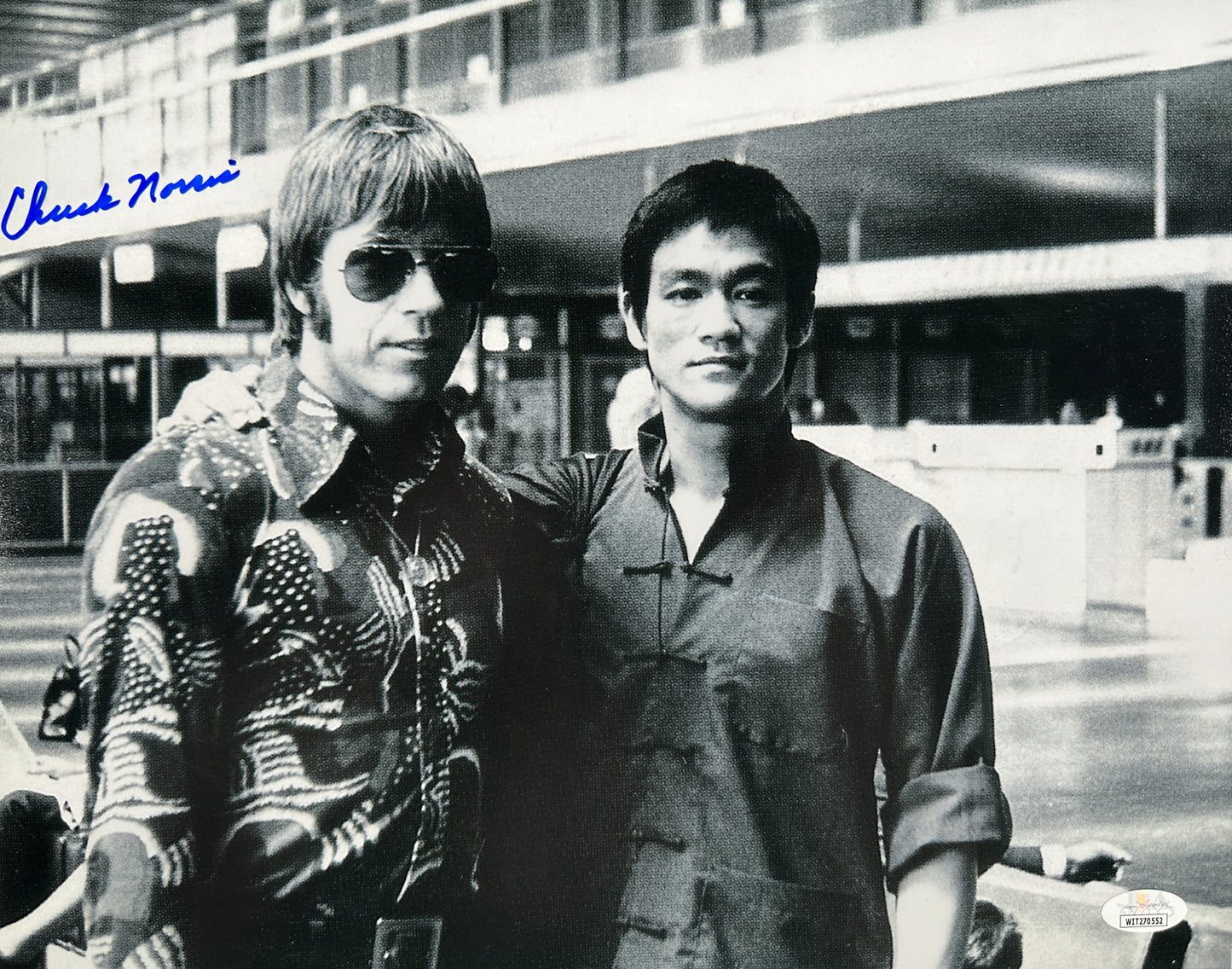Chuck Norris Signed 11x14 Photo Black & White – JSA Authenticate